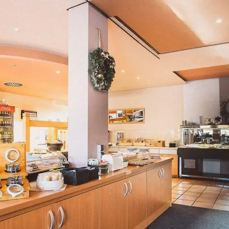 Rhoen מלון Dipperz